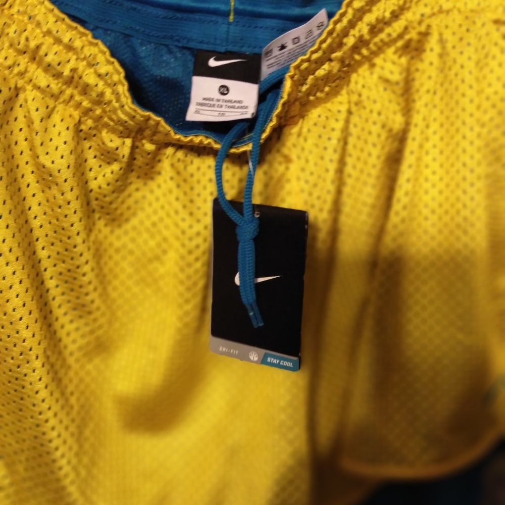 Nike shorts - Picture 3 of 4